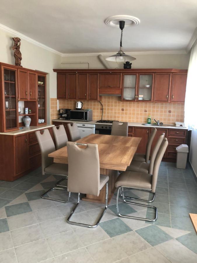 شقة Tulipan Vendeghaz Hajdúszoboszló المظهر الخارجي الصورة